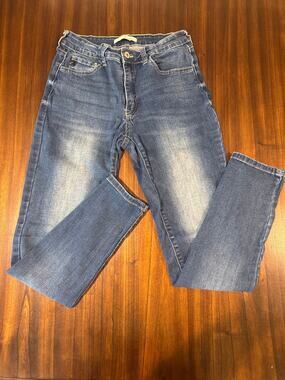 KanCan Jeans Women’s 9/28 Medium Wash Skinny Jeans Stretch Faded Denim